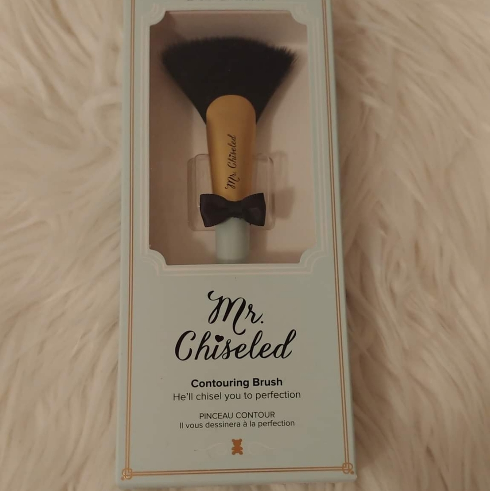 💝FIRM! NWT TOO FACED MR. CHISELED CONTOURING BRUSH